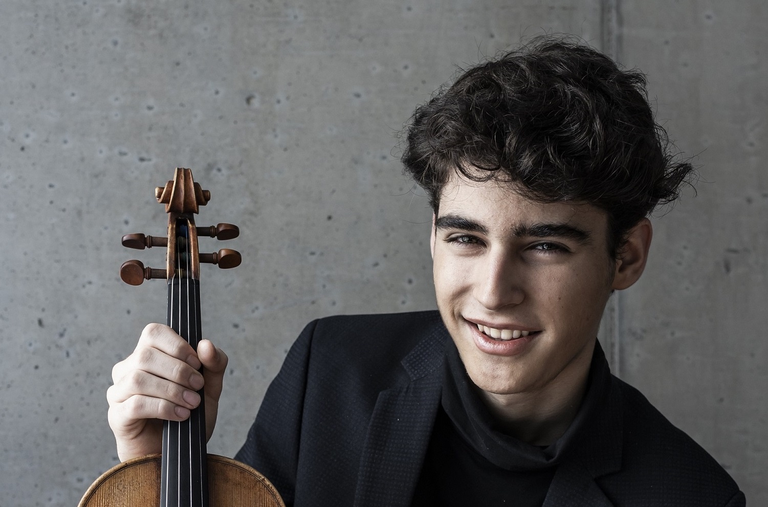 Julian Kainrath, Luigi Carroccia