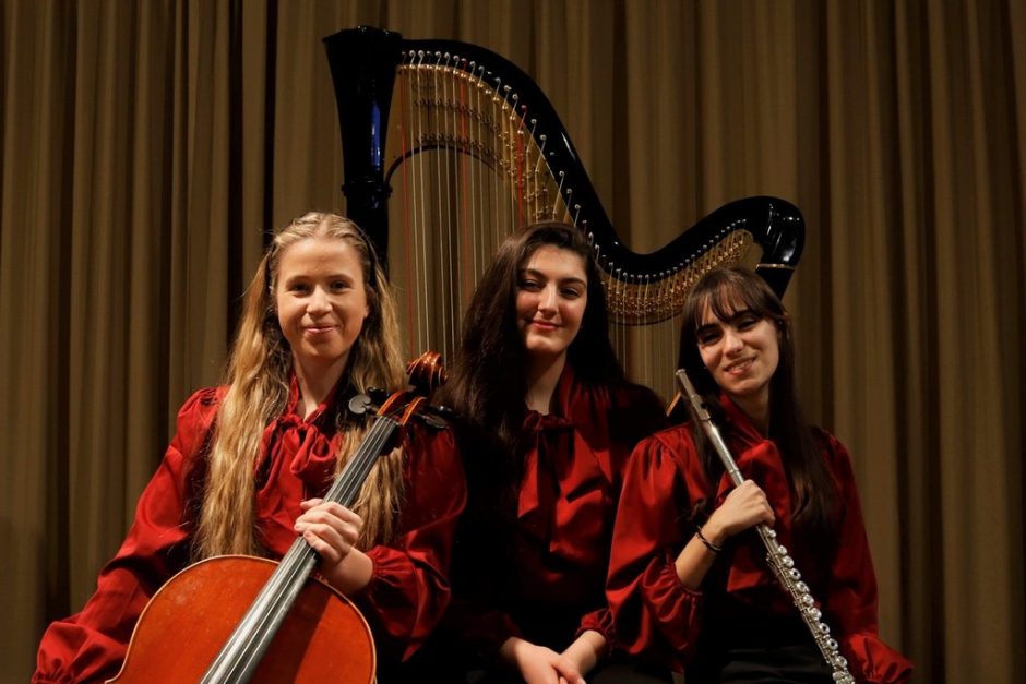 Trio Mirages