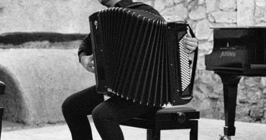 strumenti-musica-fisarmonica-accordion-magazine-riccardo-pugliese-vincitore-premio-delle-arti-2022-1